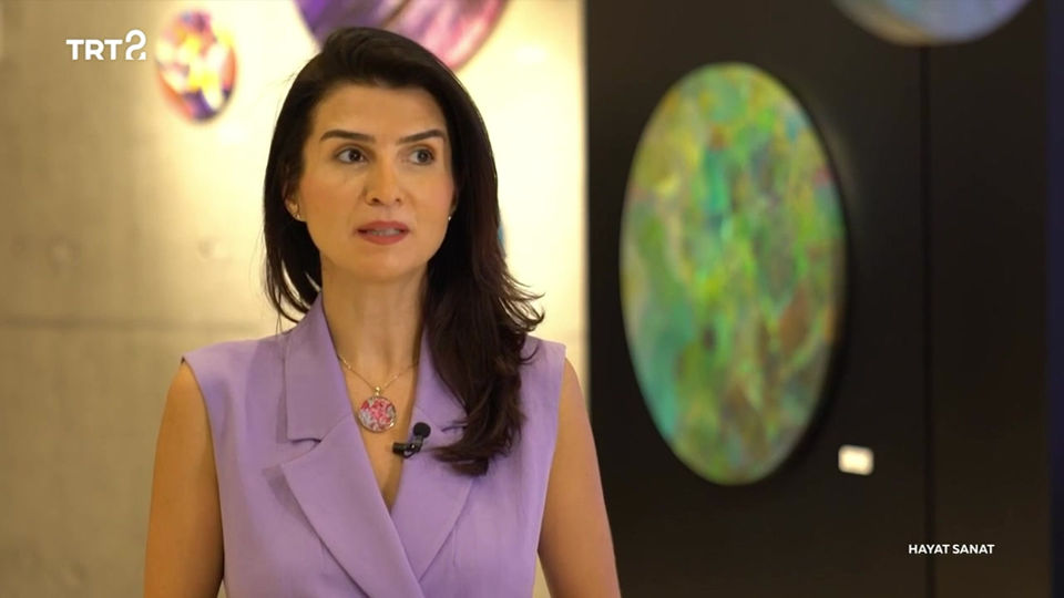 TRT2 - Hayat Sanat I Seval Özcan Surprıse Me Solo Sergisi 17.09.2024
